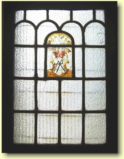 Glassmaleri fra Valle i Vågå. Ble sist på 1800-tallet flyttet til St Edmund's Church i Kristiania.